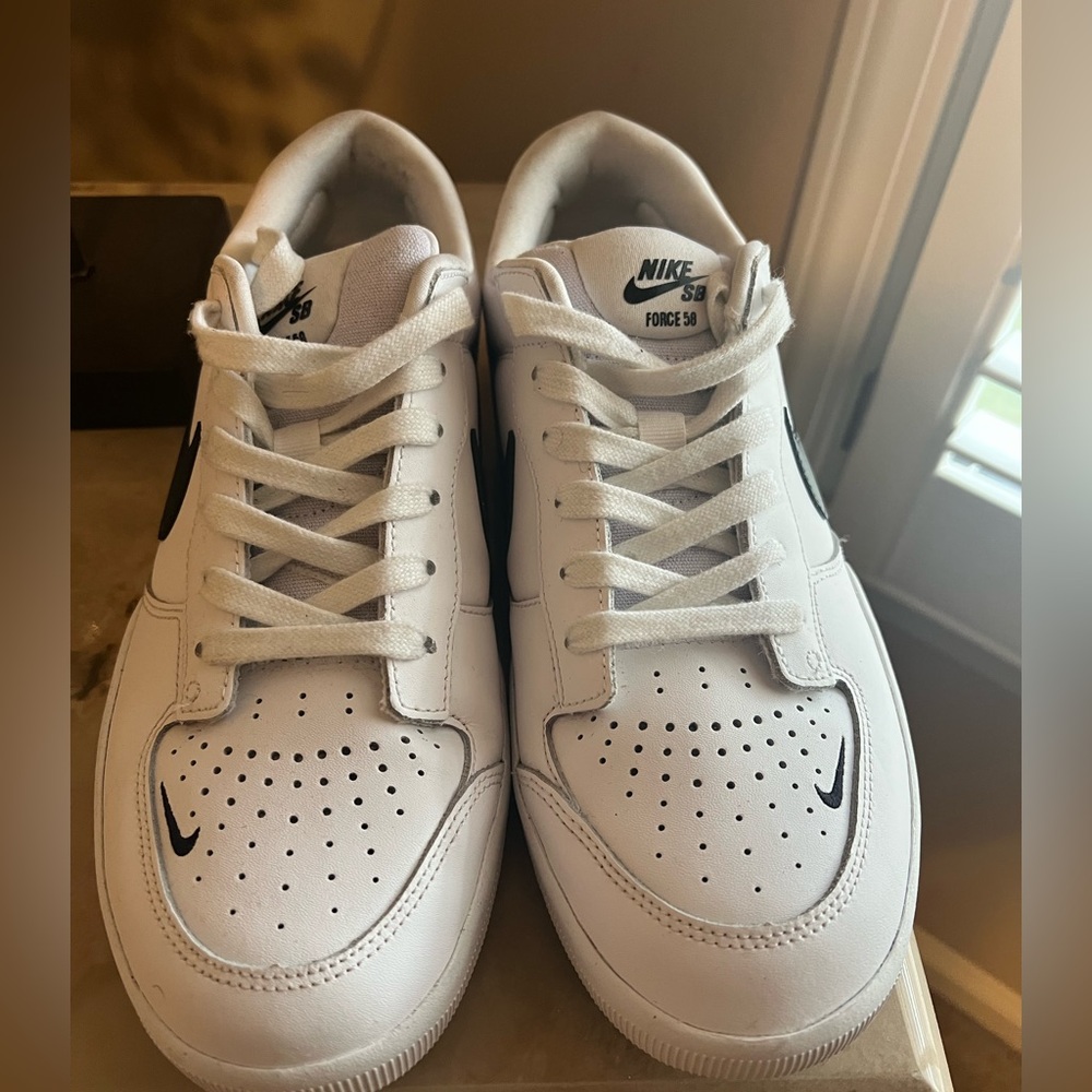 Nice men sneaker great condition